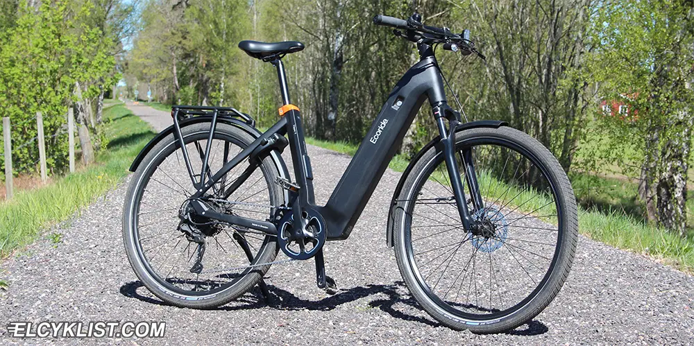 Ecoride Tripper 4 parkerad på cykelväg av grus